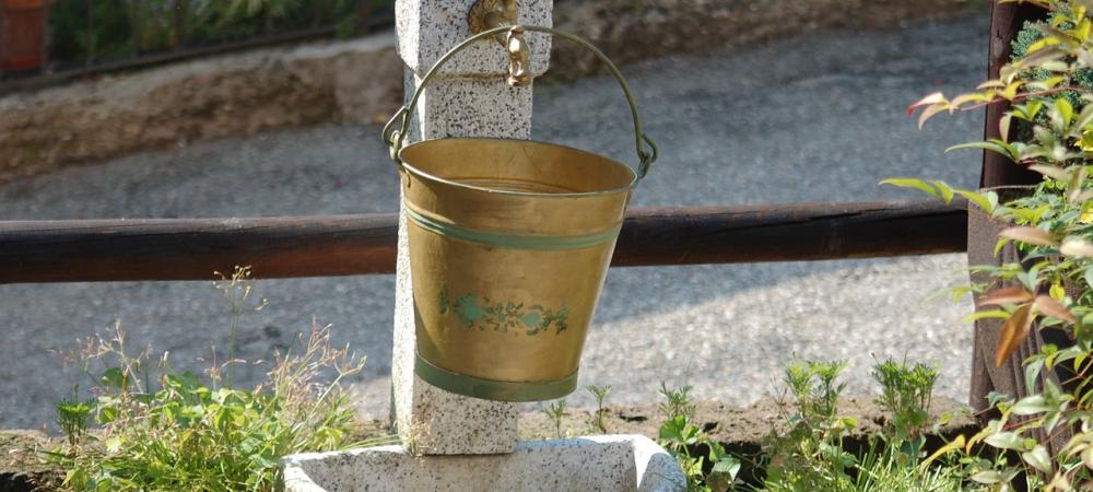 Bucket handing from old tap